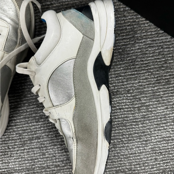 CHANEL CC RUNNING SNEAKERS - Picture 5 of 16